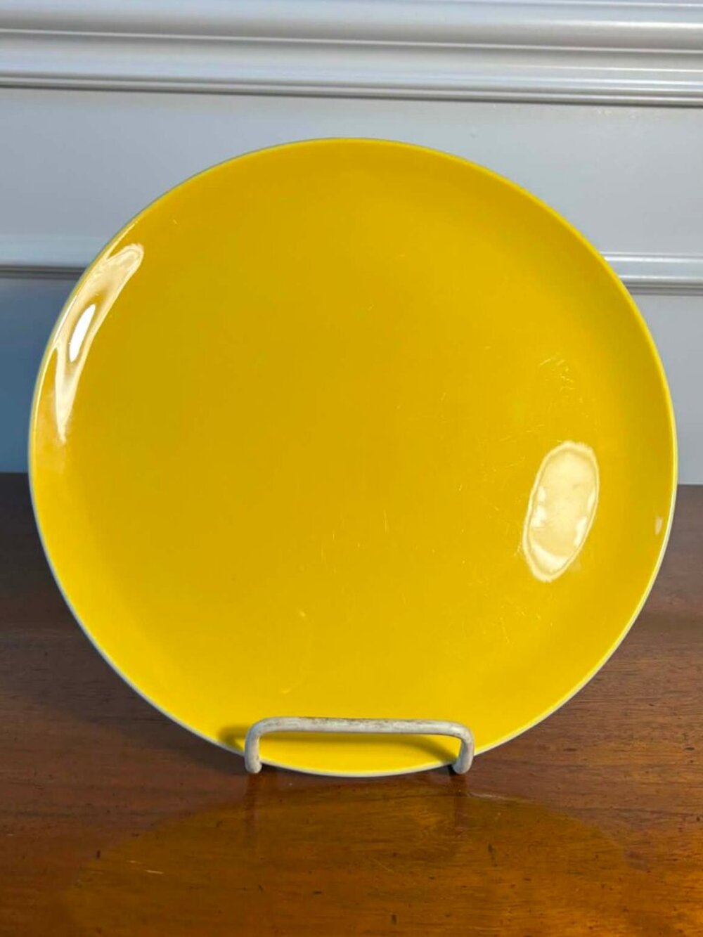 Lagardo Tackett yellow dinner plate